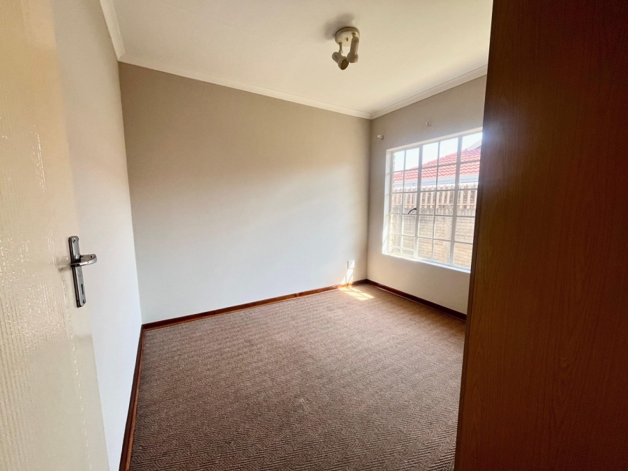 To Let 3 Bedroom Property for Rent in Protea Park North West